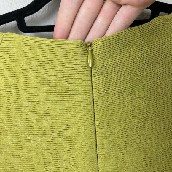 ELK Women's 8 Chartreusse Short Sleeve Textured Blouse Shirt Ribbed Career Green - Picture 15 of 16